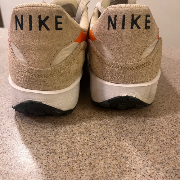 Nike Men's Beige and Orange Sneakers - Picture 4 of 6